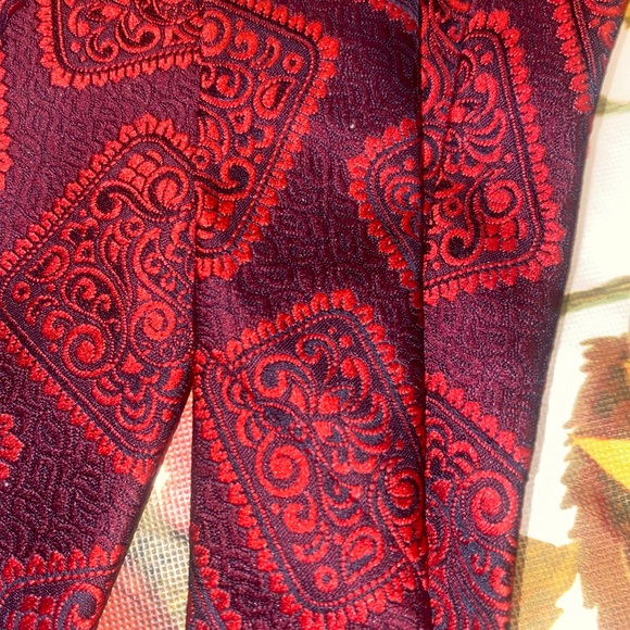 Pierre Currie men’s red tie - Picture 4 of 4
